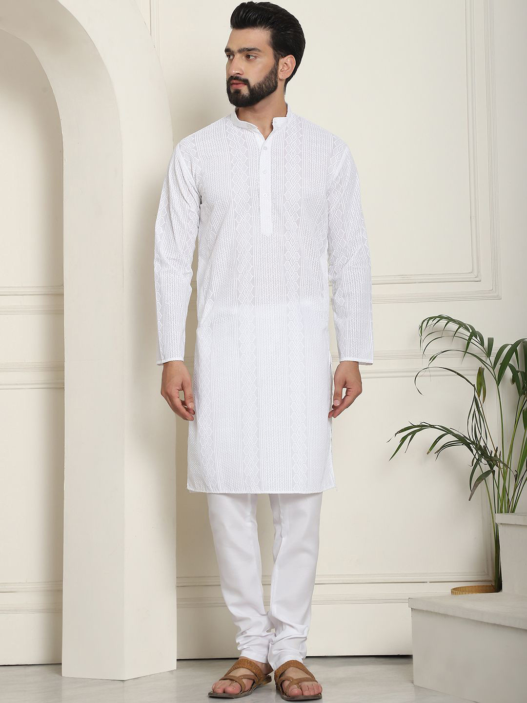 

SOJANYA Geometric Embroidered Thread Work Pure Cotton Straight Kurta With Churidar, White