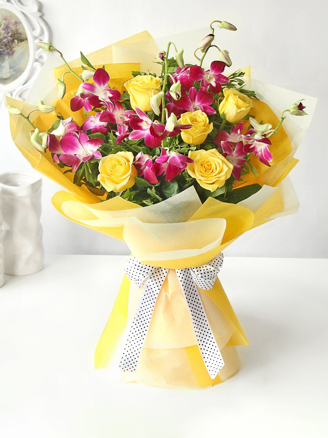 

IGP Assorted 10-Mixed Flowers Orchids & Rose Fresh Live Bouquet, Yellow