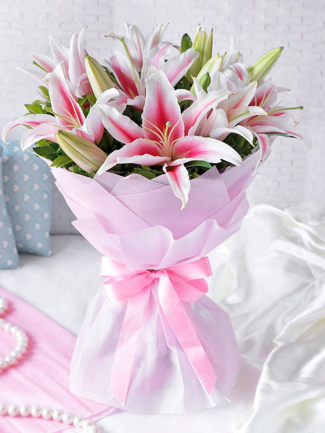 

IGP Bunch of 6 Pink Oriental Lilies