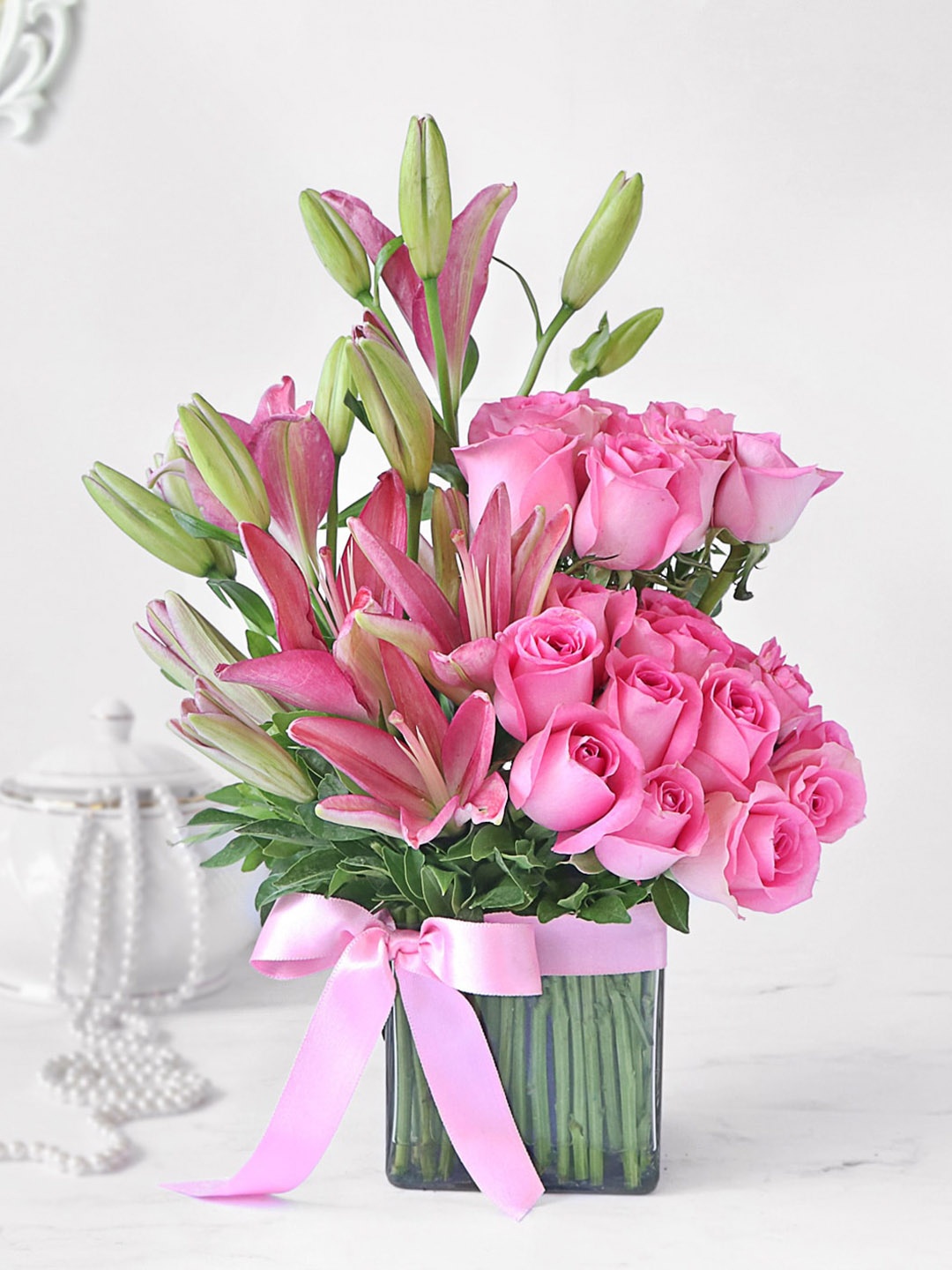 

IGP Pink & Green Lilies & Roses Fresh Flowers Bouquet