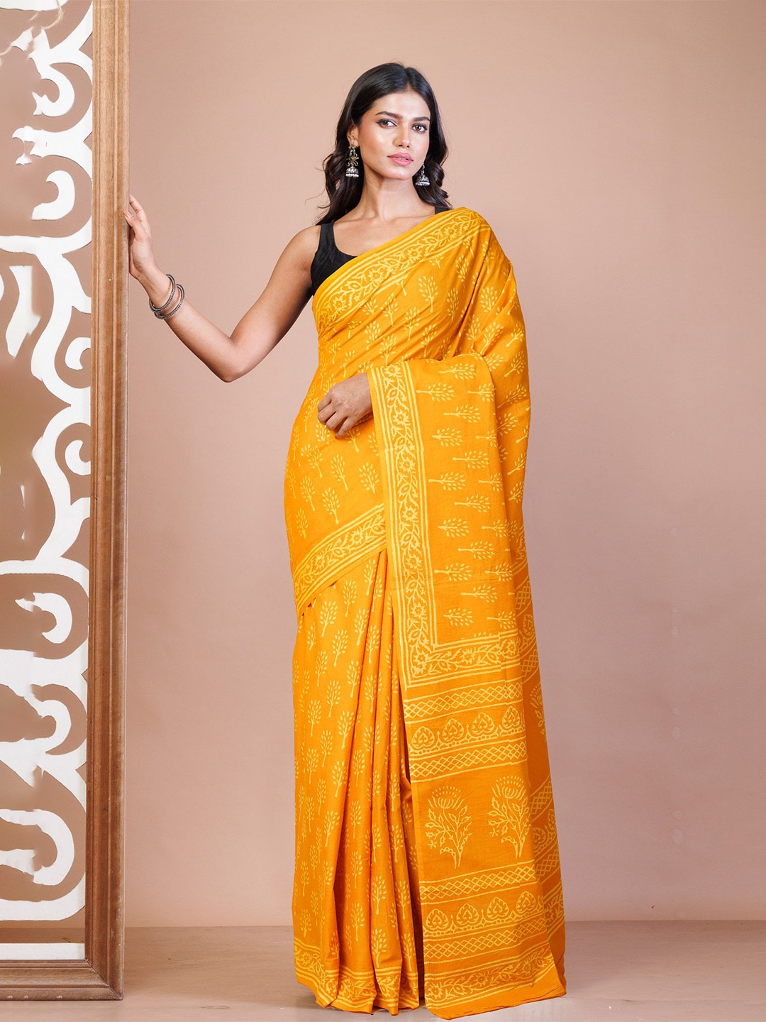 

Unnati Silks Ethnic Motifs Pure Cotton Handloom Block Print Saree, Yellow