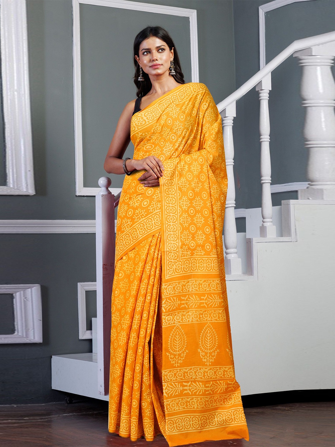 

Unnati Silks Ethnic Motifs Pure Cotton Block Print Saree, Yellow