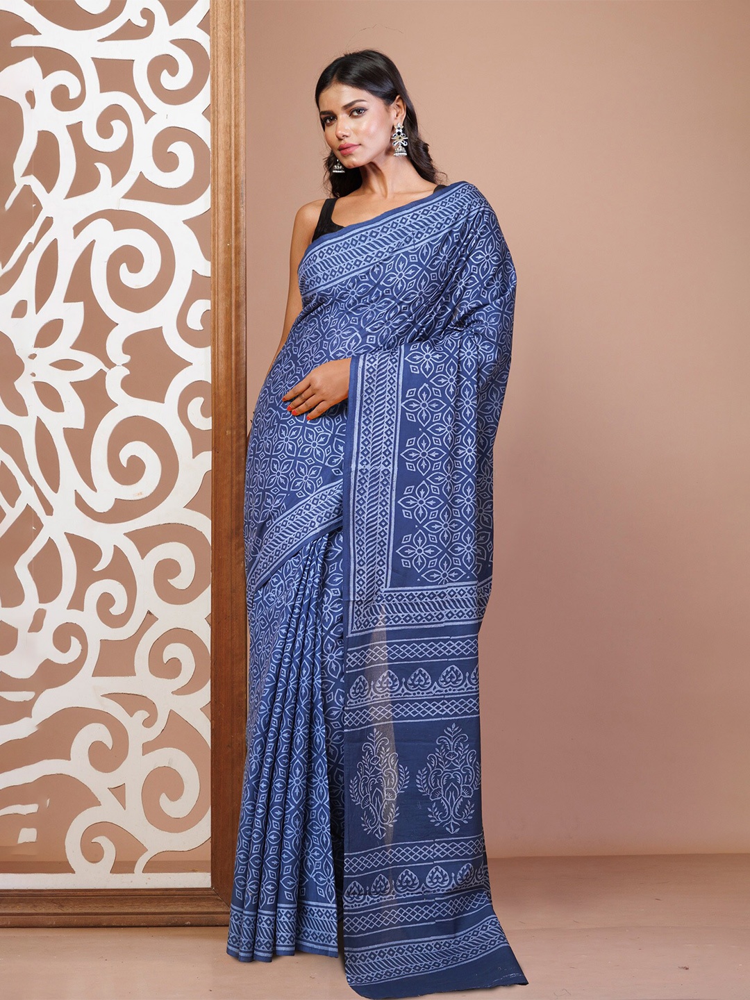 

Unnati Silks Ethnic Motifs Pure Cotton Handloom Block Print Saree, Navy blue