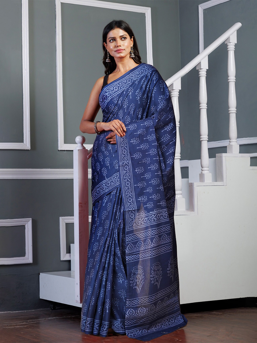 

Unnati Silks Ethnic Motifs Pure Cotton Handloom Block Print Saree, Navy blue