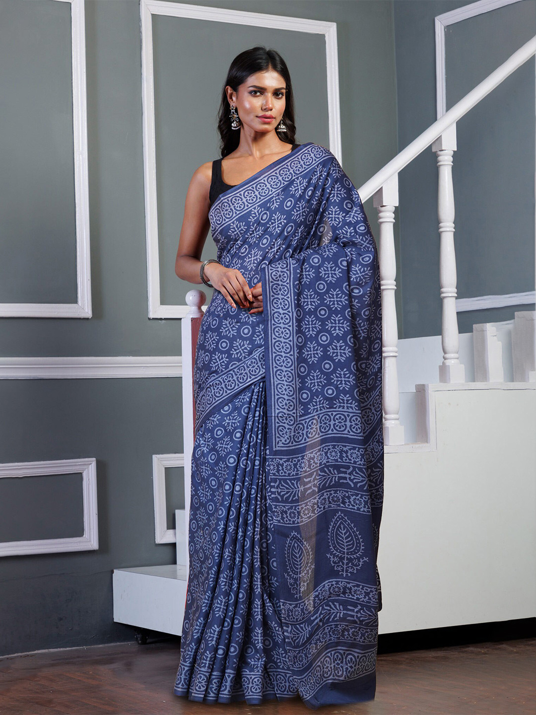 

Unnati Silks Ethnic Motifs Pure Cotton Handloom Block Print Saree, Navy blue