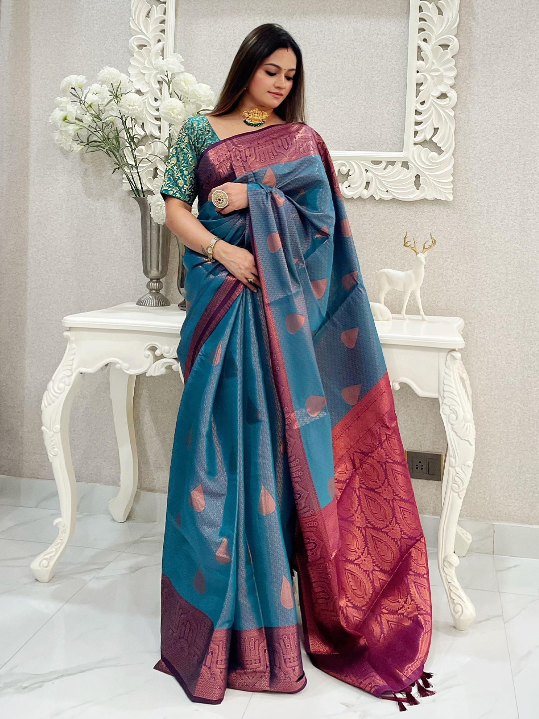 

KIMISHA Ethnic Motifs Zari Kanjeevaram Saree, Blue