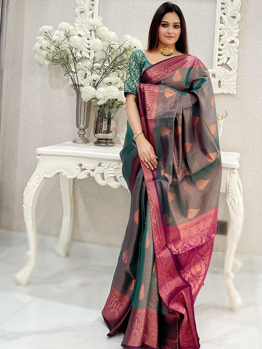 

KIMISHA Ethnic Motifs Zari Kanjeevaram Saree, Green