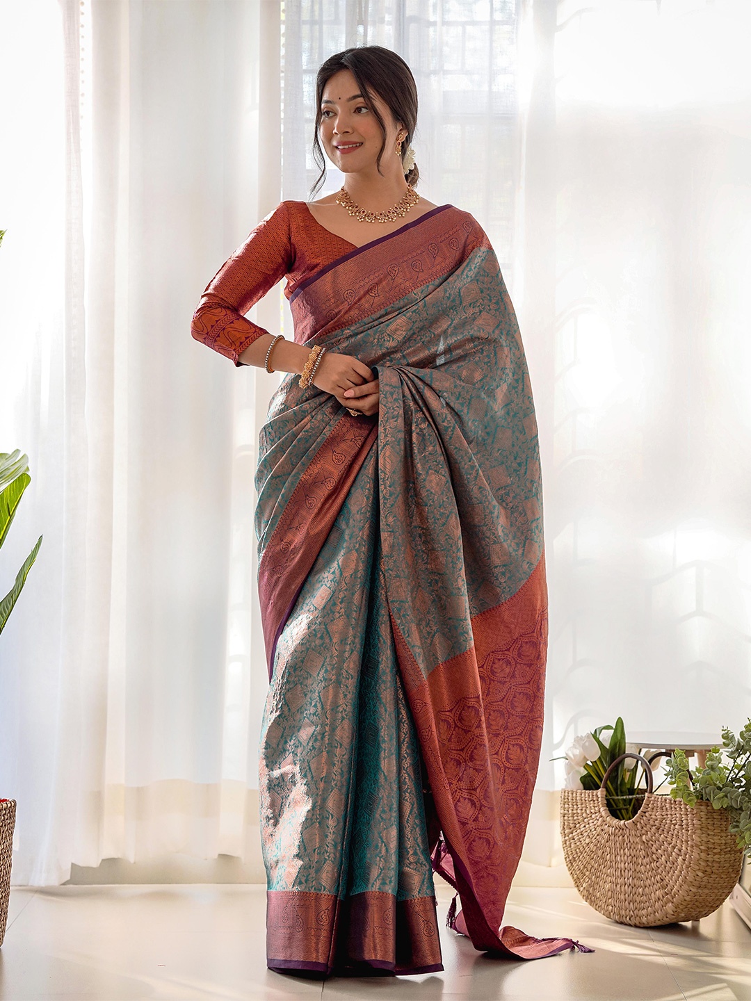 

KIMISHA Ethnic Motifs Zari Kanjeevaram Saree, Green