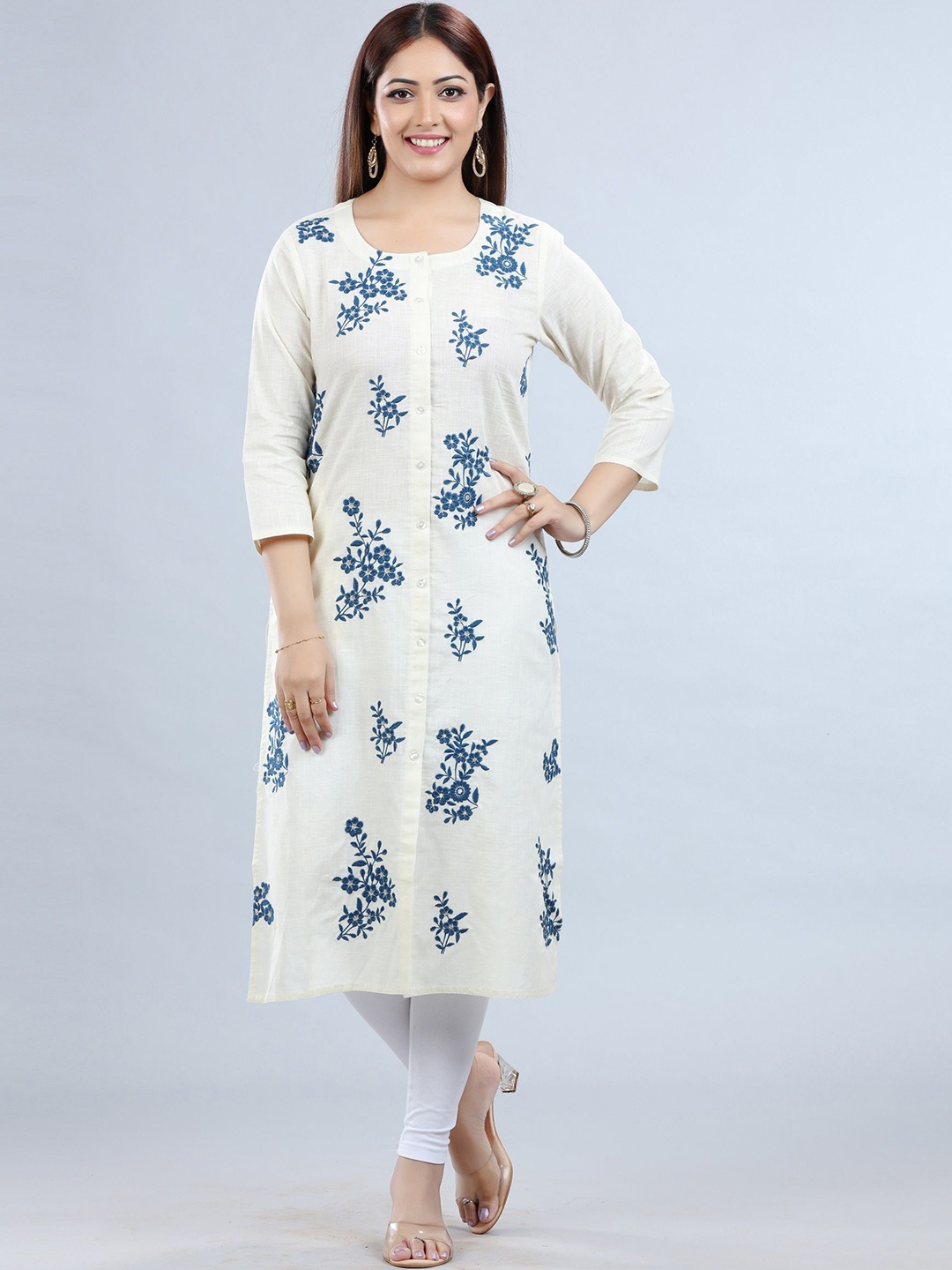 

COTTON CULTURE Women Floral Embroidered Flared Sleeves Gotta Patti Kurta, Cream