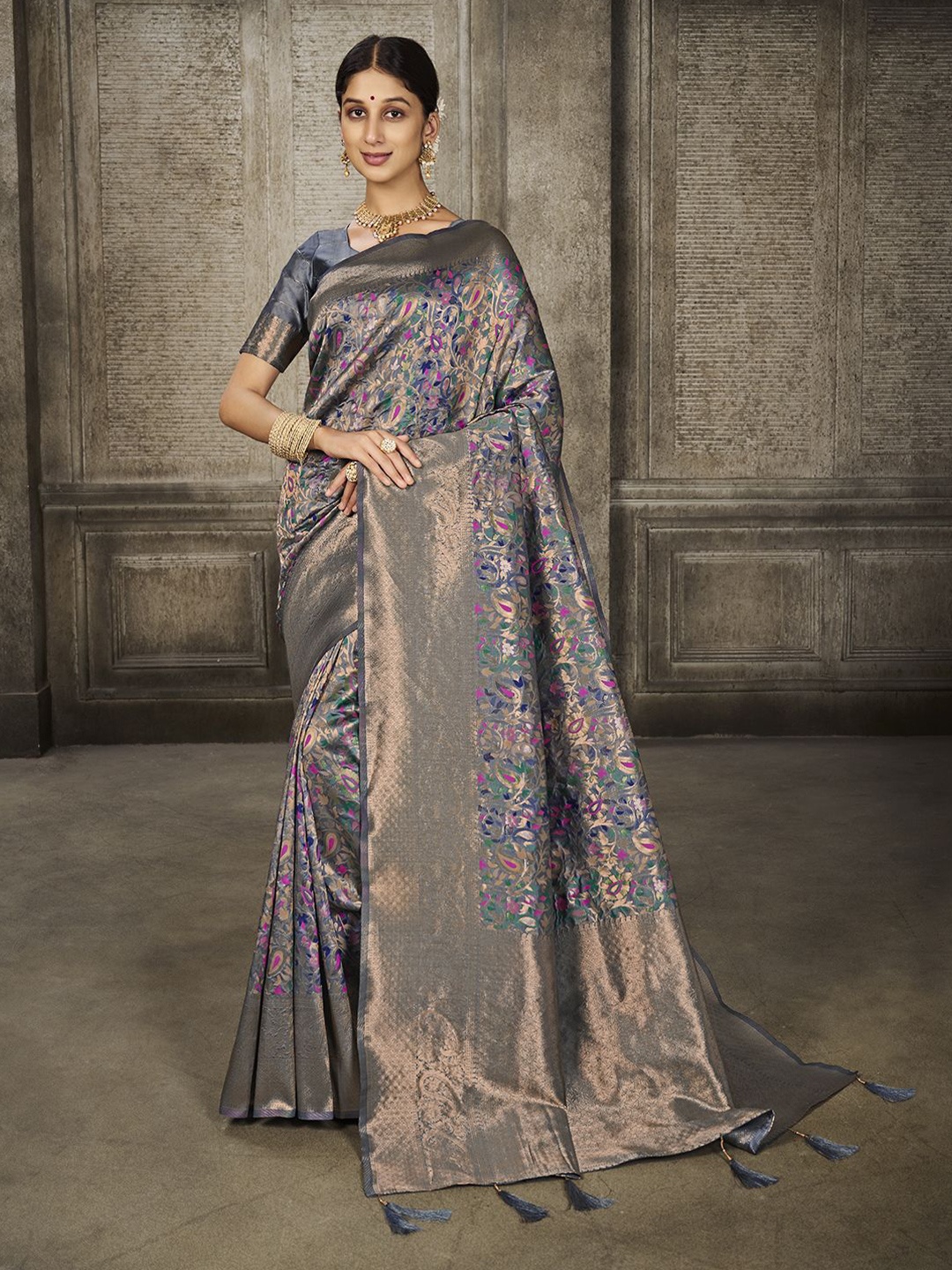 

Pionex Woven Design Zari Pure Silk Banarasi Saree, Grey