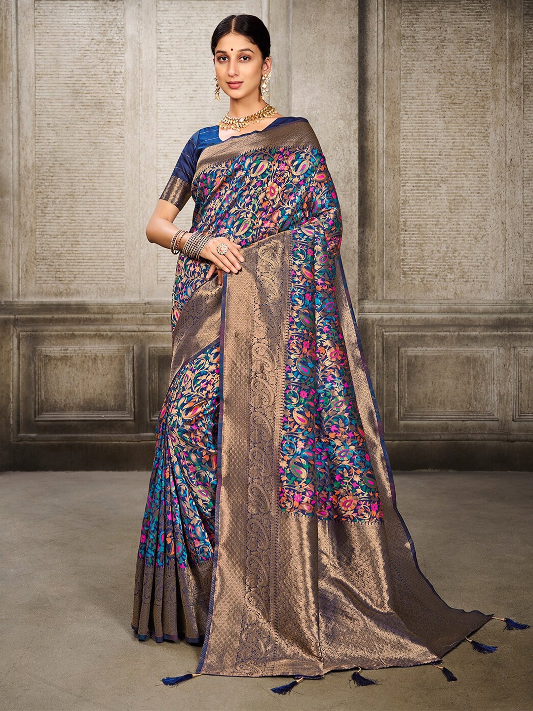 

Pionex Ethnic Motifs Zari Pure Silk Banarasi Saree, Navy blue