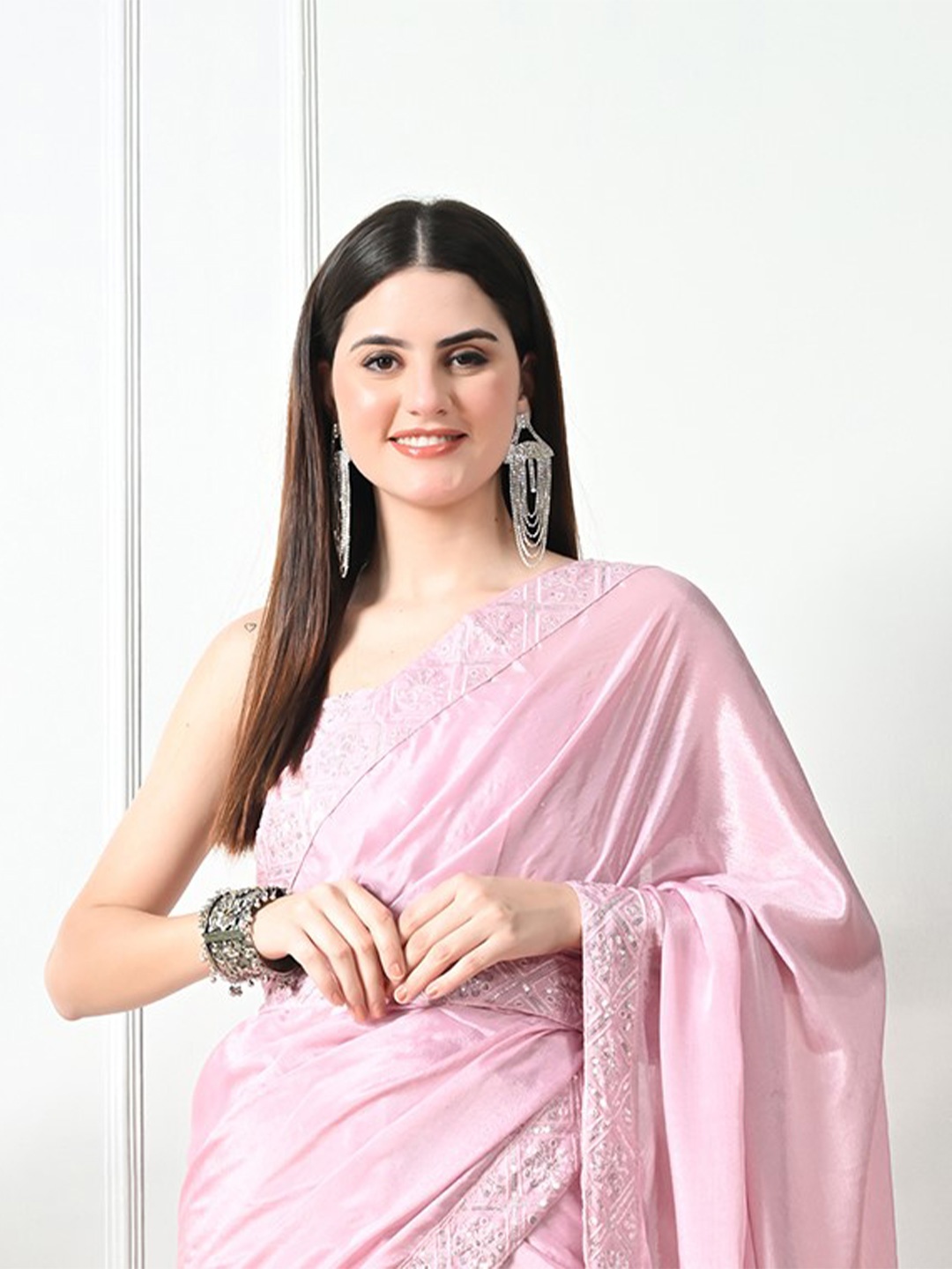 

Pionex Sequinned Pure Chiffon Saree, Pink