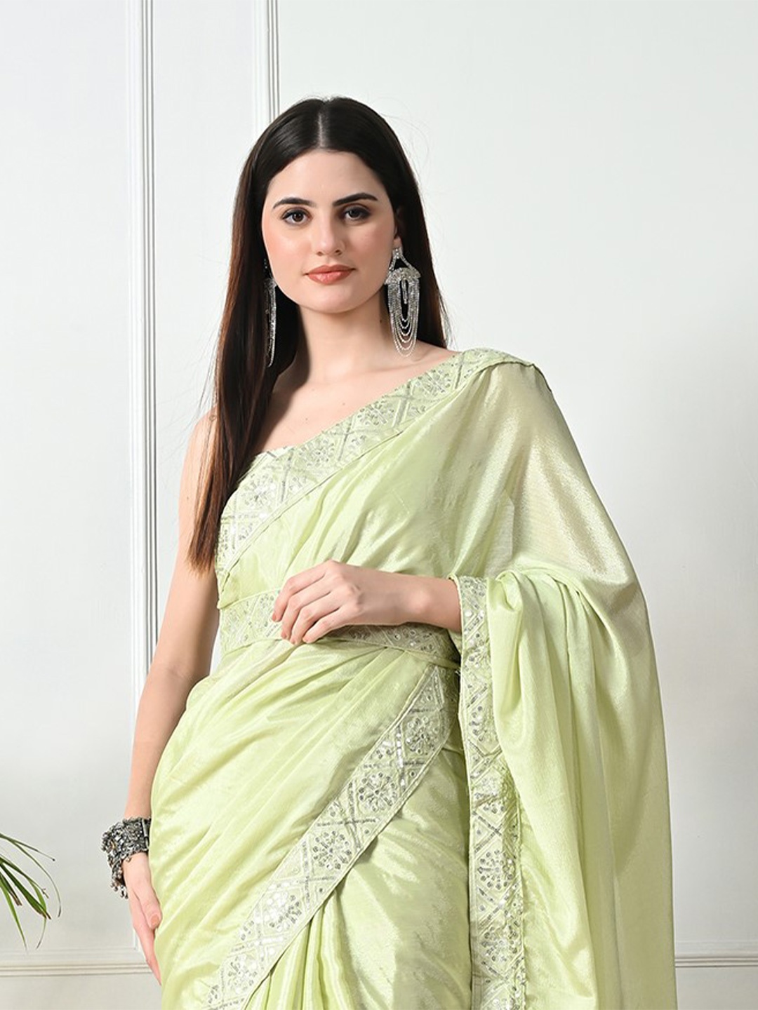 

Pionex Solid Sequinned Pure Chiffon Belted Saree, Green