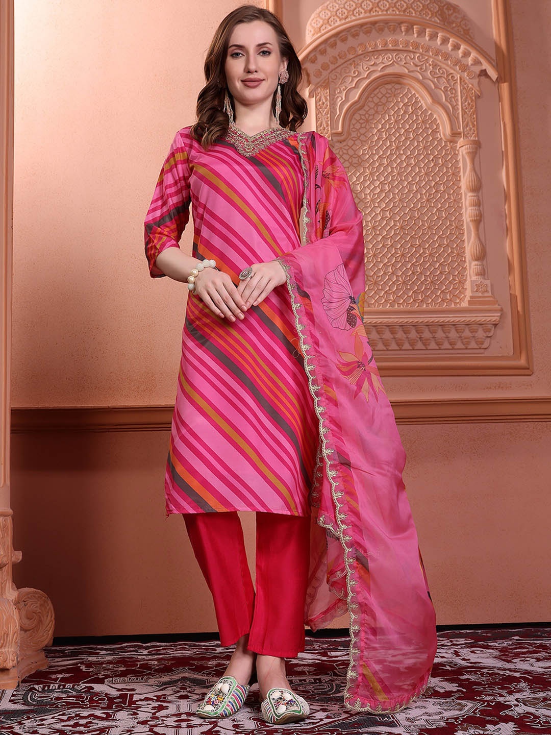 

WORIVOC Women Printed Regular Kurta with Trousers & With Dupatta, Pink