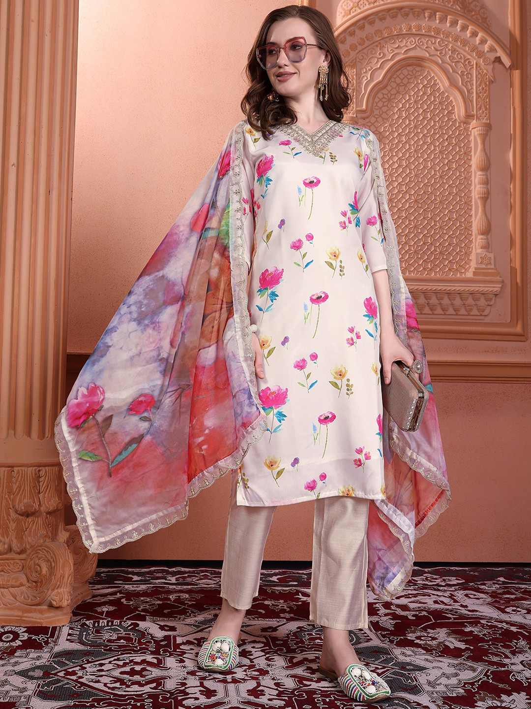 

WORIVOC Women Floral Printed Regular Kurta with Trousers & With Dupatta, White