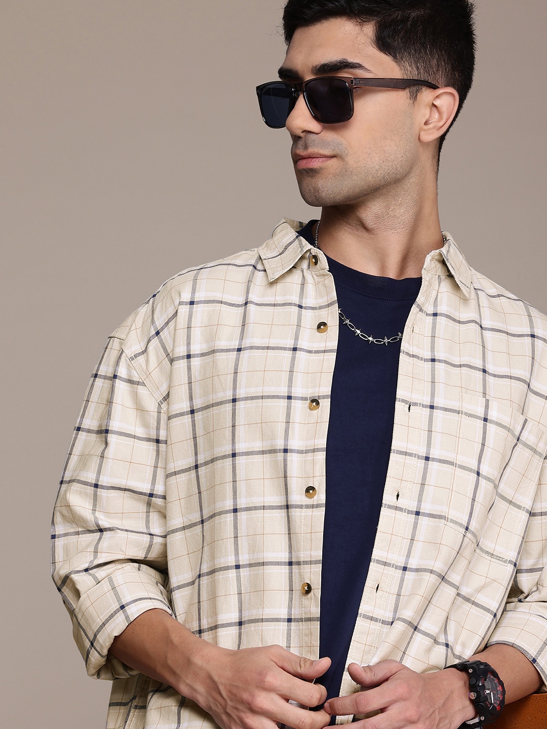 

Roadster Men Windowpane Checks Opaque Checked Casual Shirt, Off white