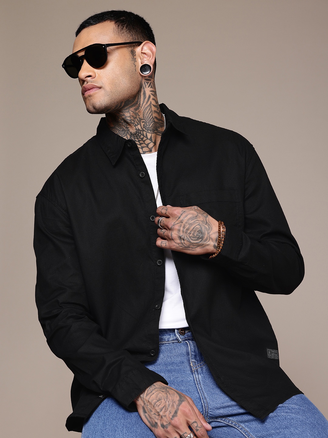 

Roadster Men Oversized Casual Shirt, Black