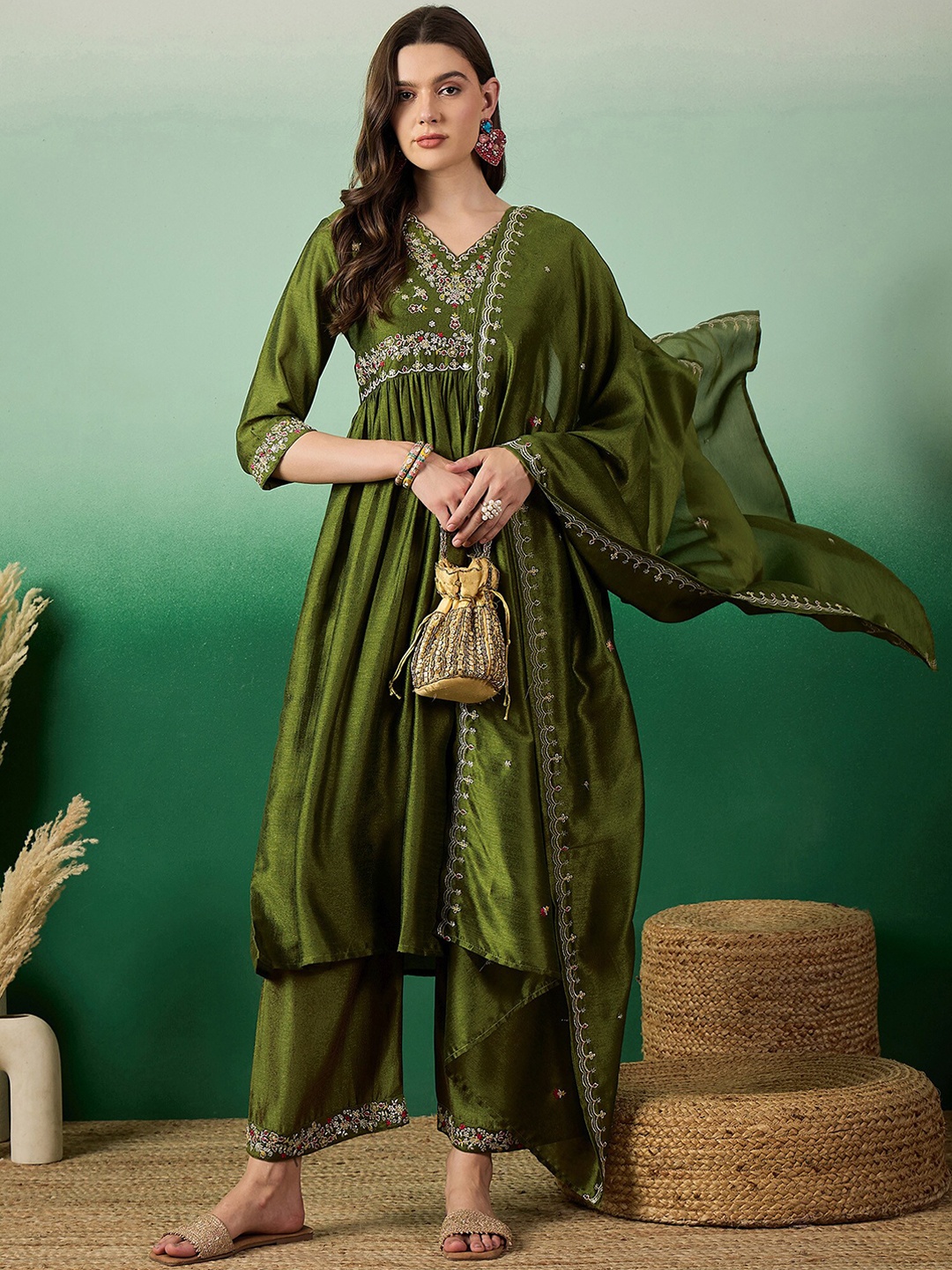 

Sangria Floral Embroidered A-Line Kurta With Palazzo & Dupatta, Olive