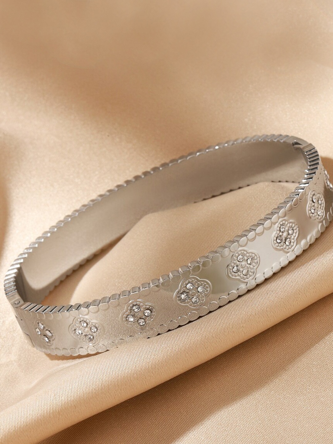 

SALTY Luxe Loom Stainless Steel Kada Bracelet, Silver