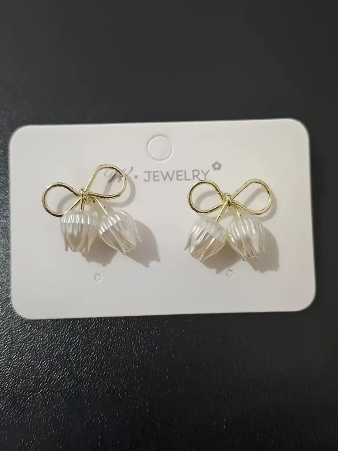 

Xivir Contemporary Studs Earrings, Gold