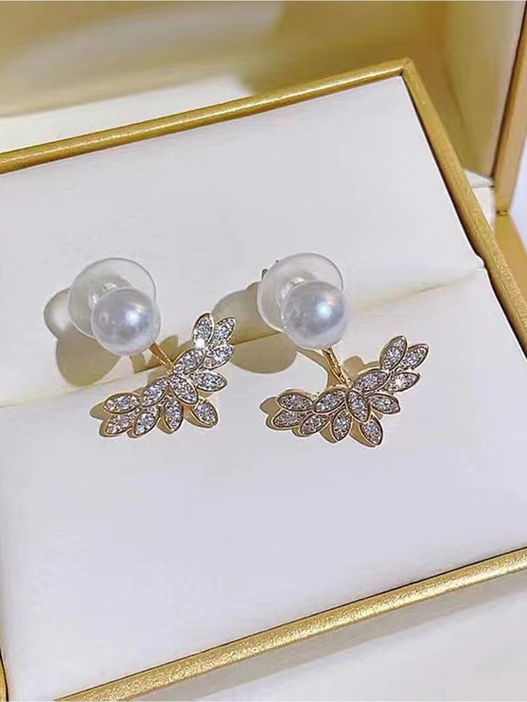

Xivir Women Contemporary Studs Earrings, Gold