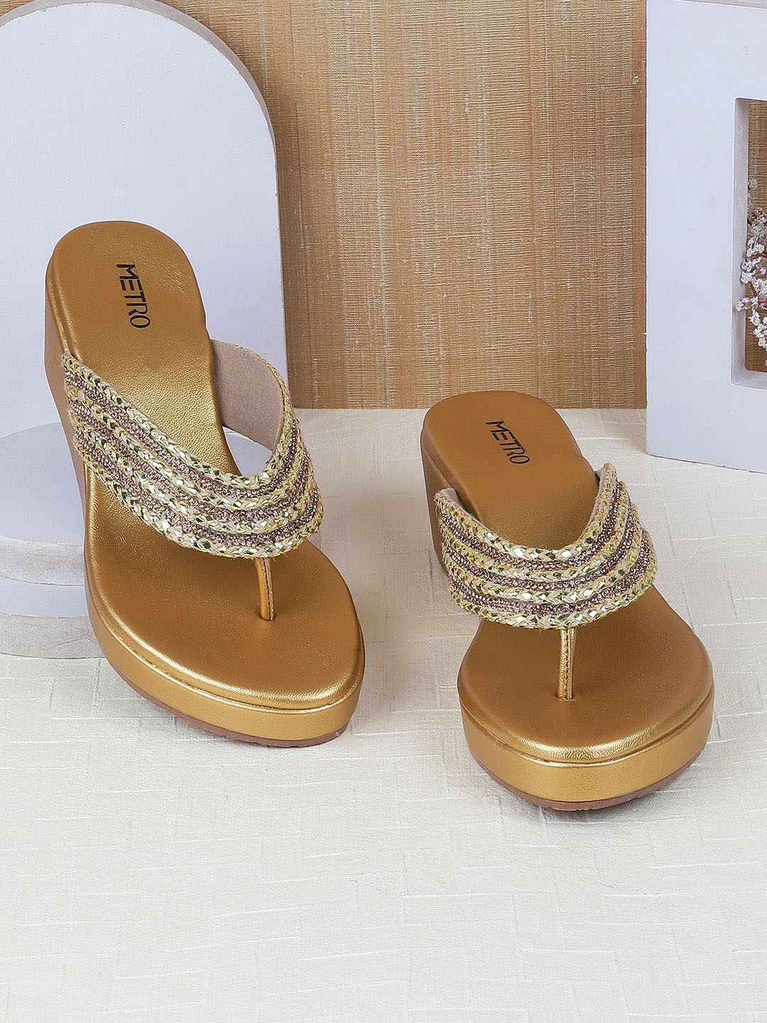 

Metro Women Embellished Open Toe Flats, Gold