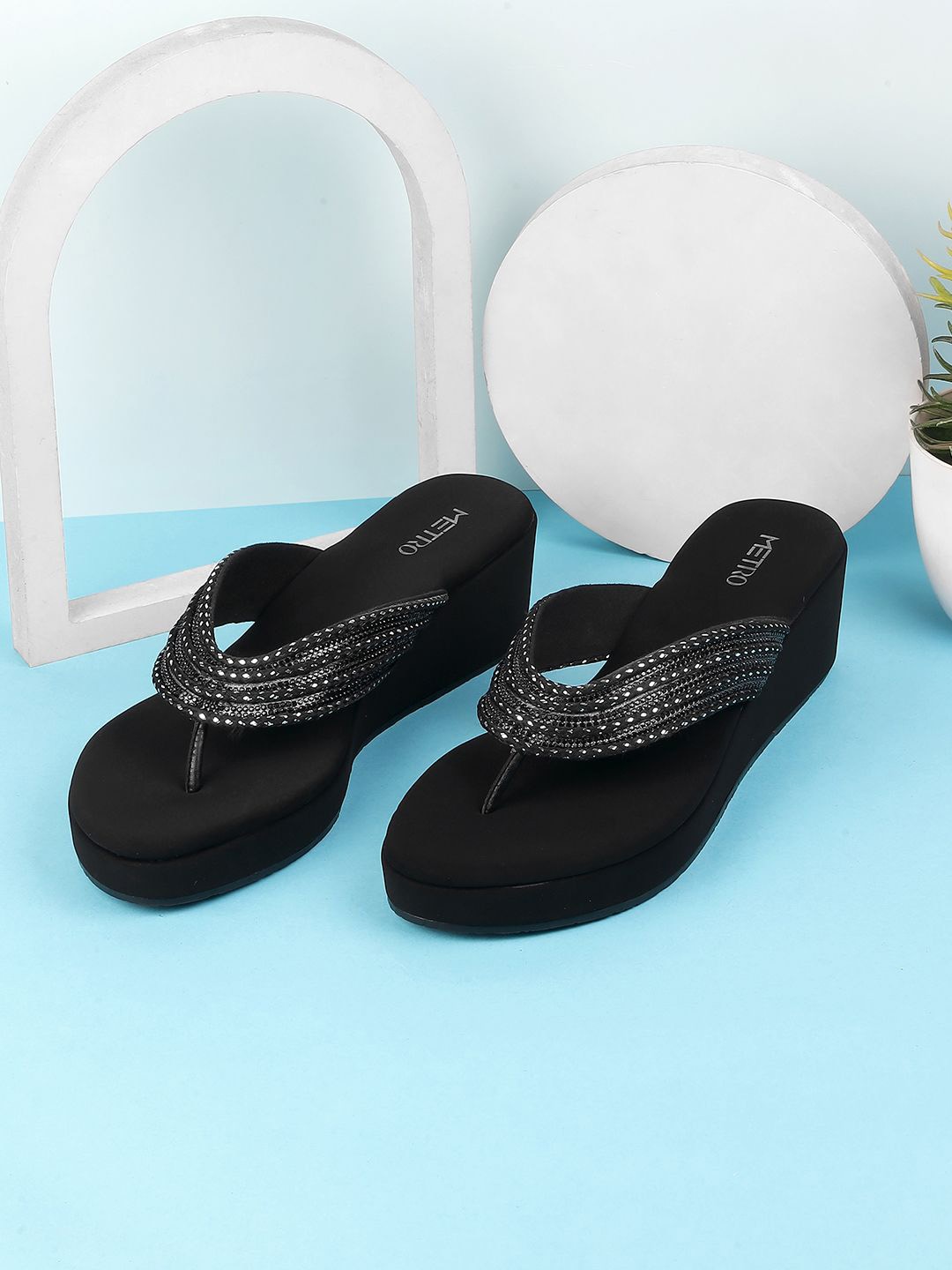 

Metro Women Embellished Open Toe Flats, Black
