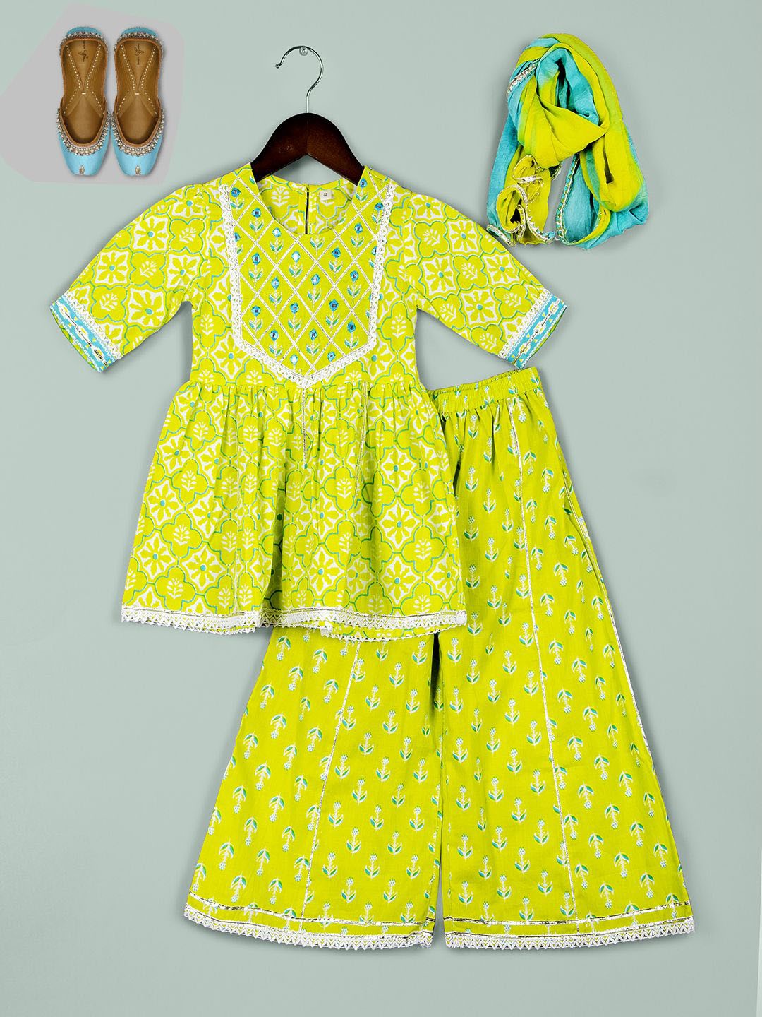 

Naughty Ninos Girls Floral Printed Empire Gotta Patti Pure Cotton Kurta with Sharara & With Dupatta, Green