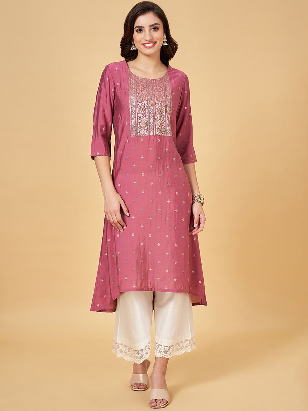 

RANGMANCH BY PANTALOONS Women Ethnic Motifs Printed Flared Sleeves Thread Work Kurta, Pink