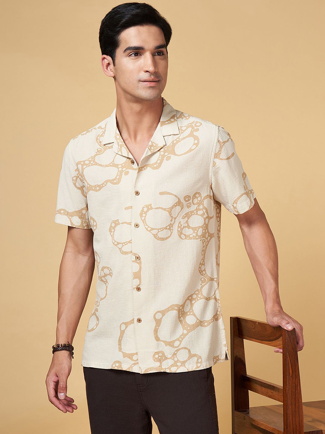 

7 Alt by Pantaloons Relaxed Fit Floral Printed Cuban Collar Casual Shirt, Beige