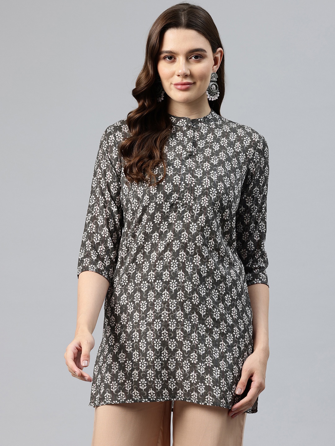 

One Femme Floral Printed Kantha Work Pure Cotton Kantha Work Kurti, Charcoal