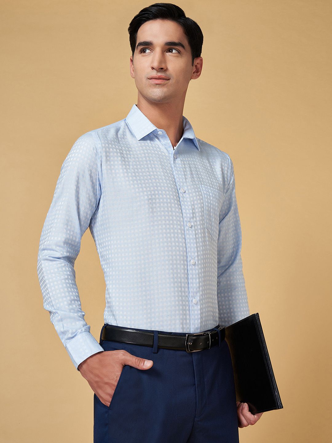 

BYFORD by Pantaloons Men Slim Fit Opaque Checked Formal Blue Shirt