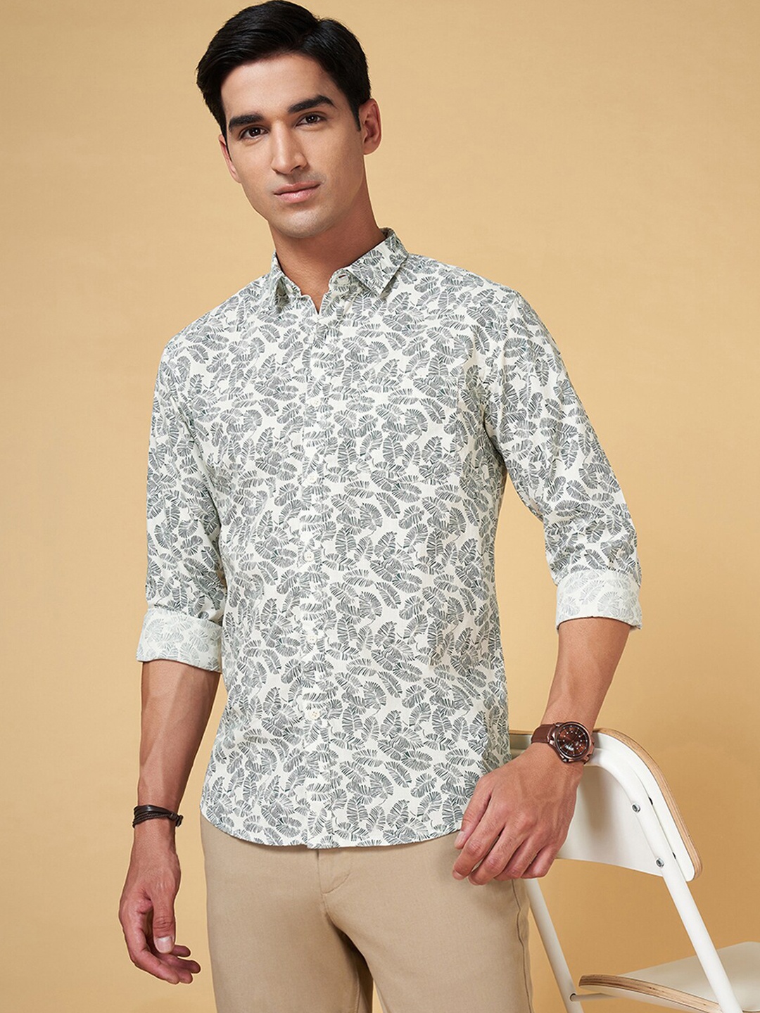 

BYFORD by Pantaloons Men Slim Fit Floral Opaque White Printed Casual Shirt