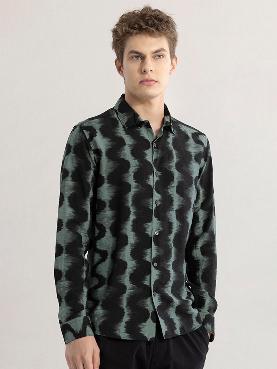 

Snitch Men Printed Straight Skinny Fit Opaque Casual Shirt, Green