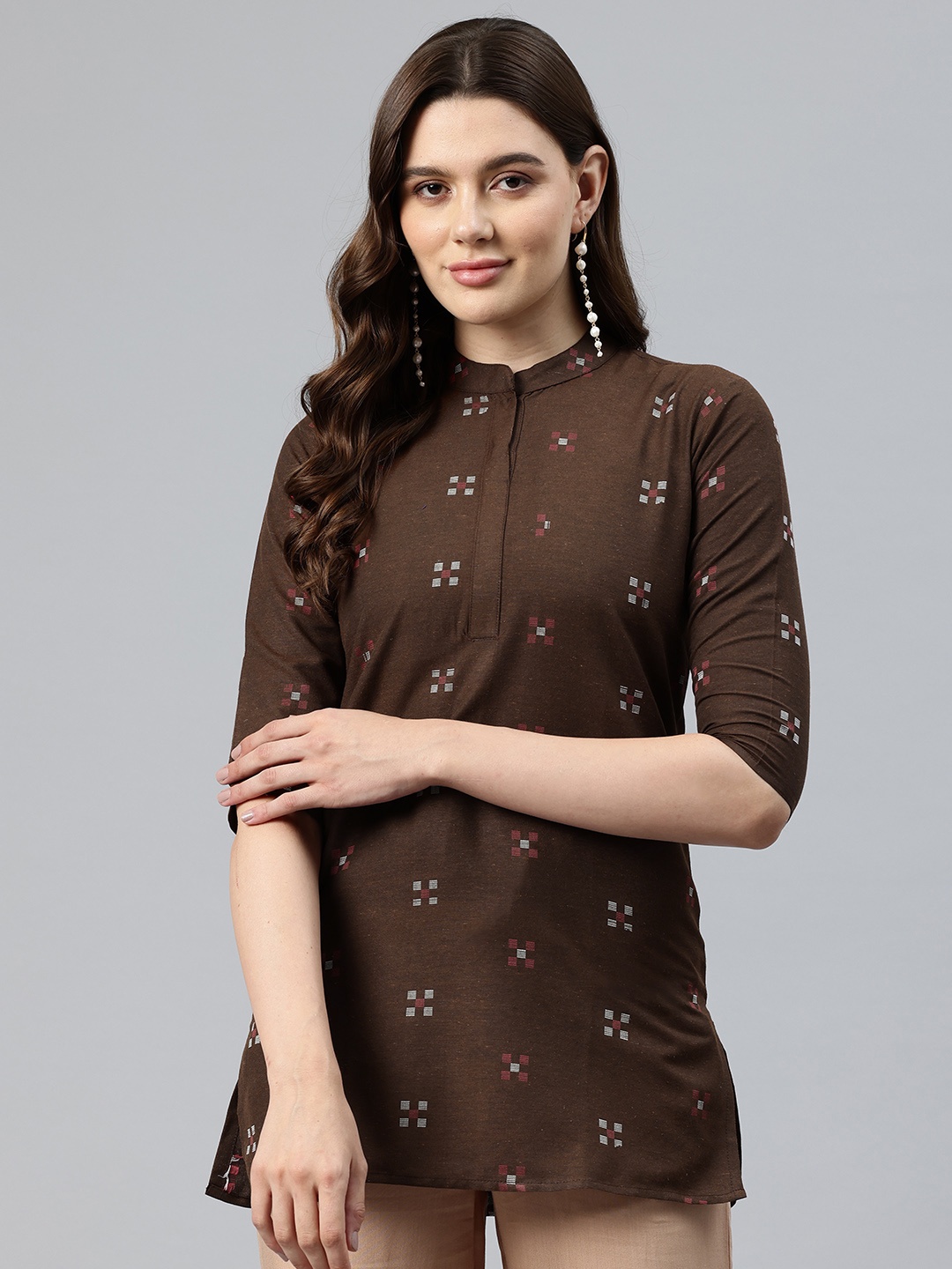 

One Femme Geometric Embroidered Mandarin Collar Pure Cotton Kurti, Brown