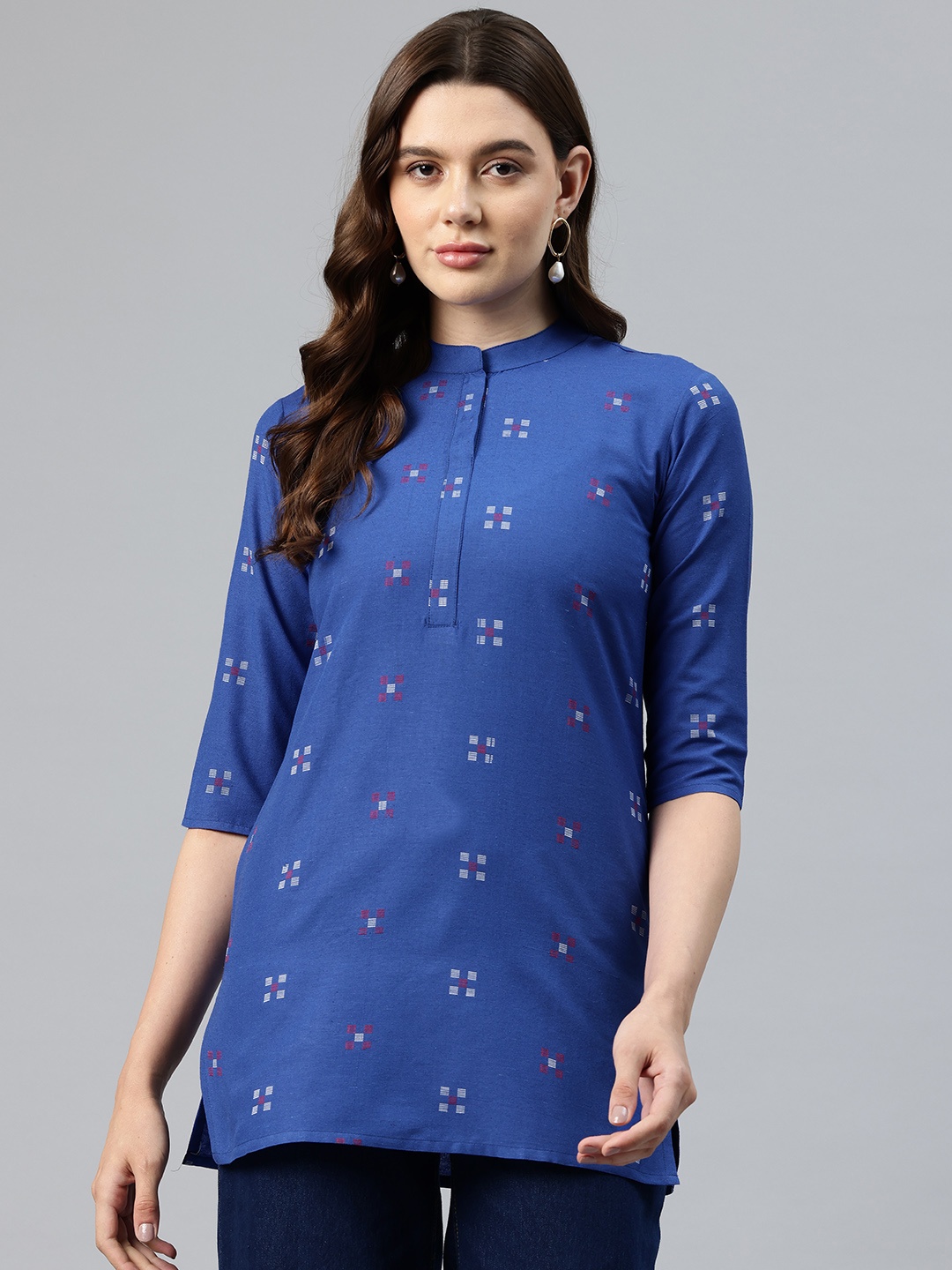 

One Femme Geometric Embroidered Mandarin Collar Pure Cotton Kurti, Blue