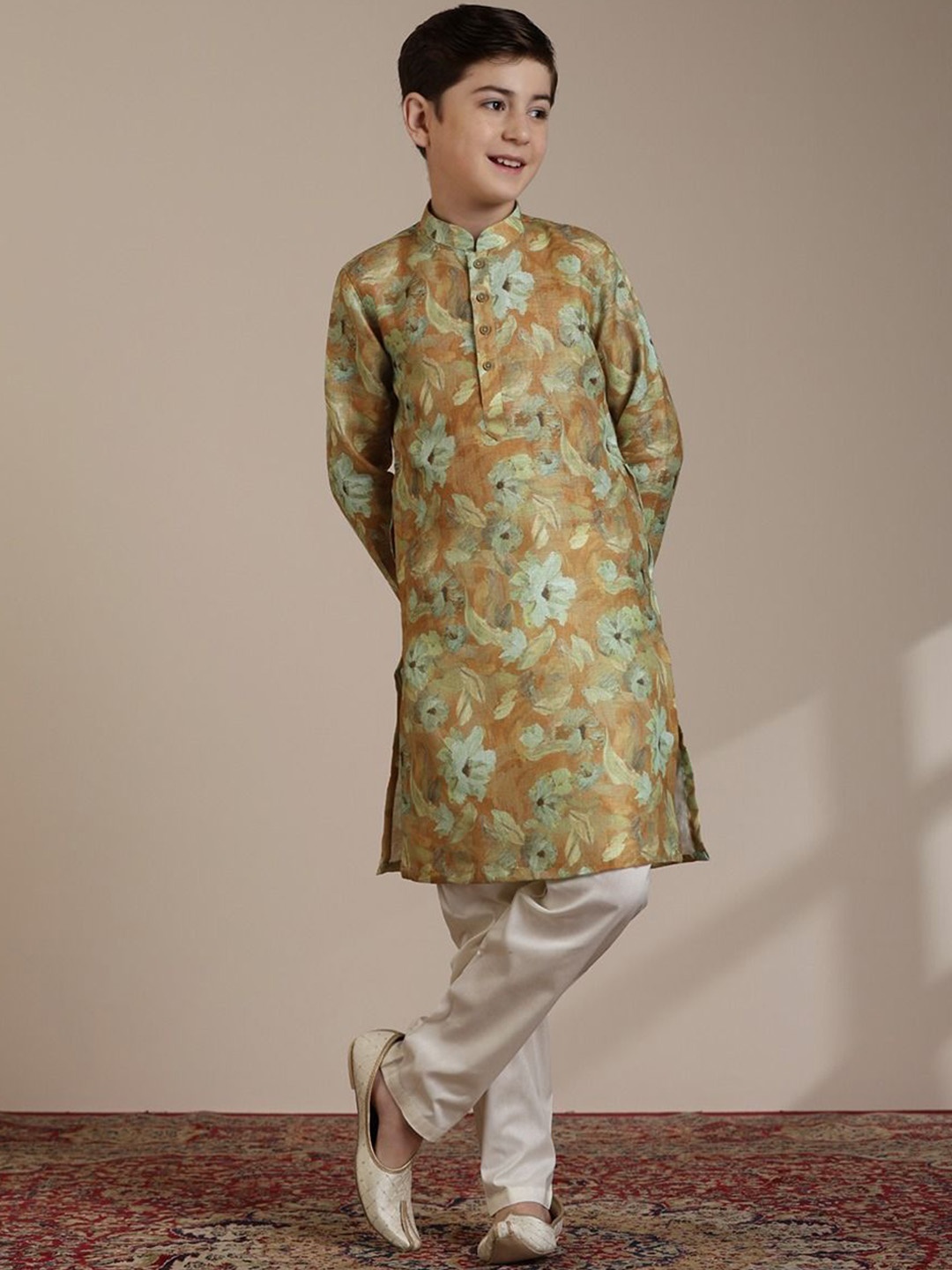 

Manyavar Boys Floral Printed Regular Straight Kurta With Pyjamas, Mustard