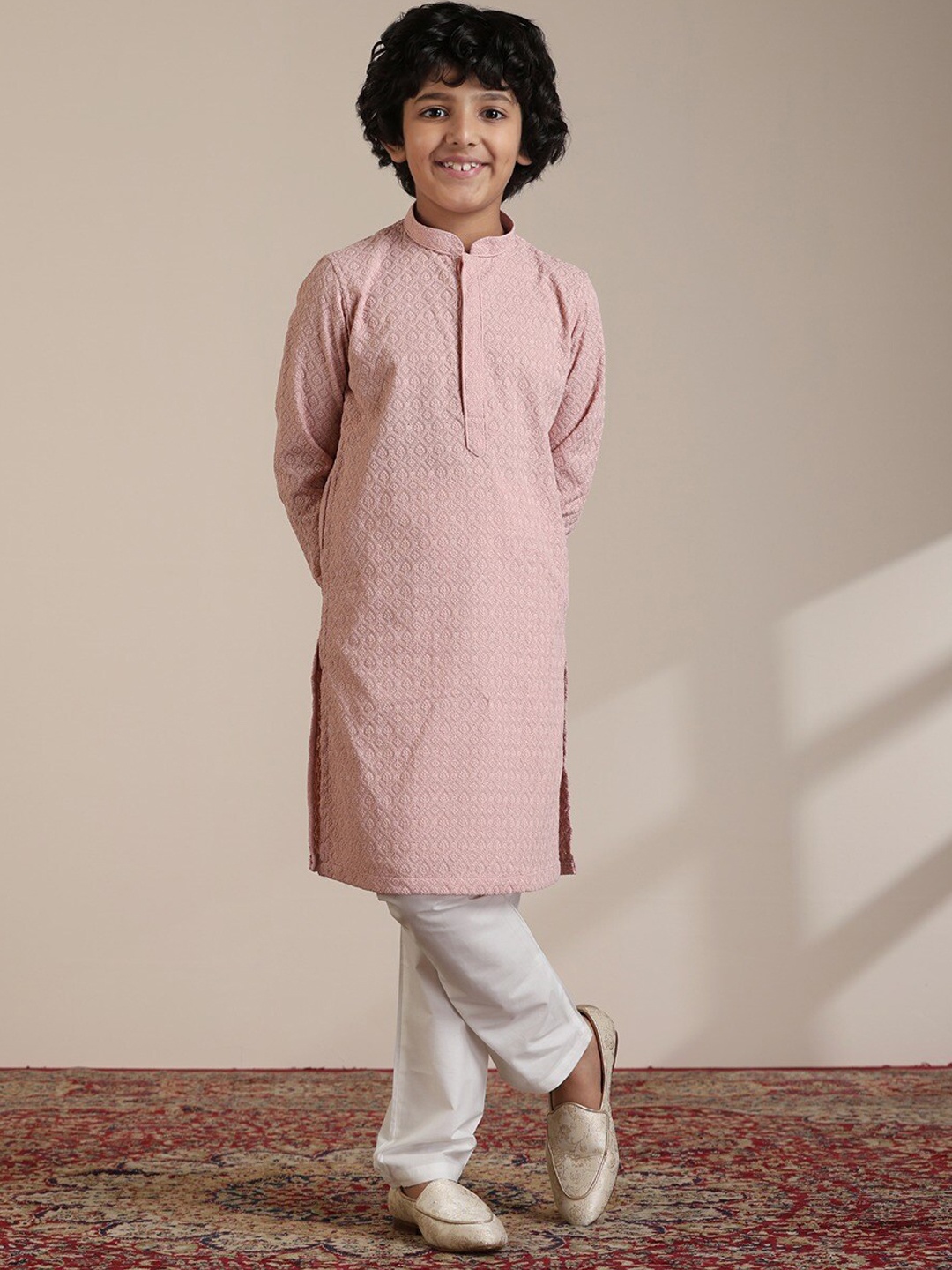 

Manyavar Boys Floral Embroidered Regular Thread Work Kurta with Pyjamas, Pink
