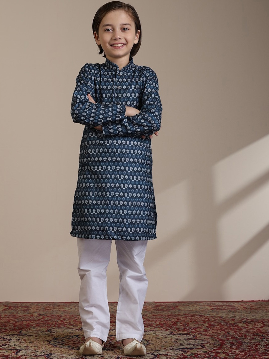 

Manyavar Boys Ethnic Motifs Printed Regular Kurta with Pyjamas, Blue