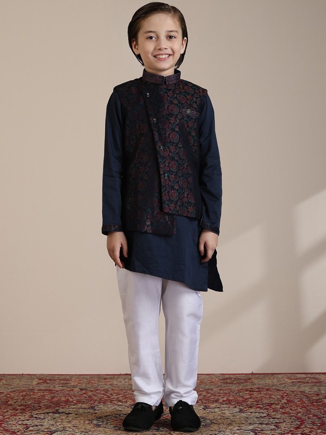

Manyavar Boys Regular Kurta and Pyjamas with Jacket, Blue