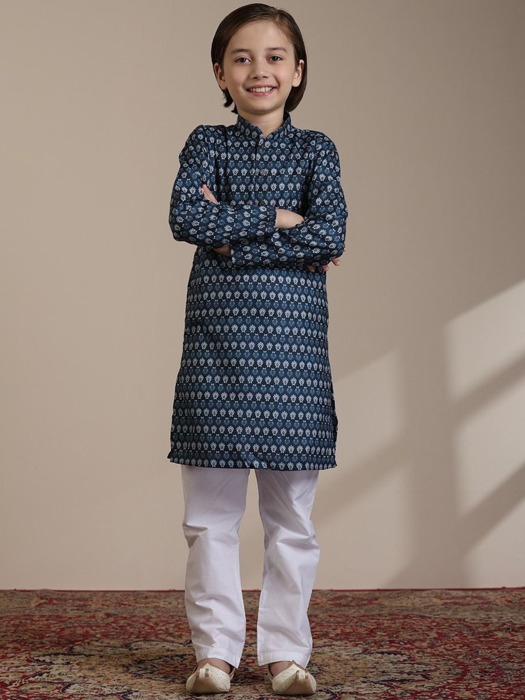 

Manyavar Boys Ethnic Motifs Printed Regular Kurta with Pyjamas, Blue