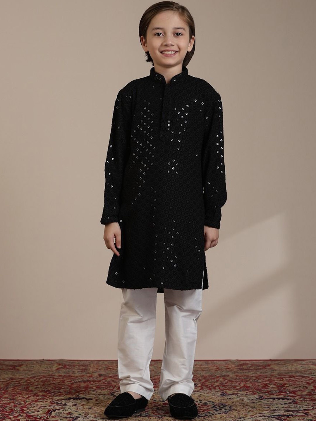 

Manyavar Boys Geometric Embroidered Regular Sequinned Kurta with Pyjamas, Black