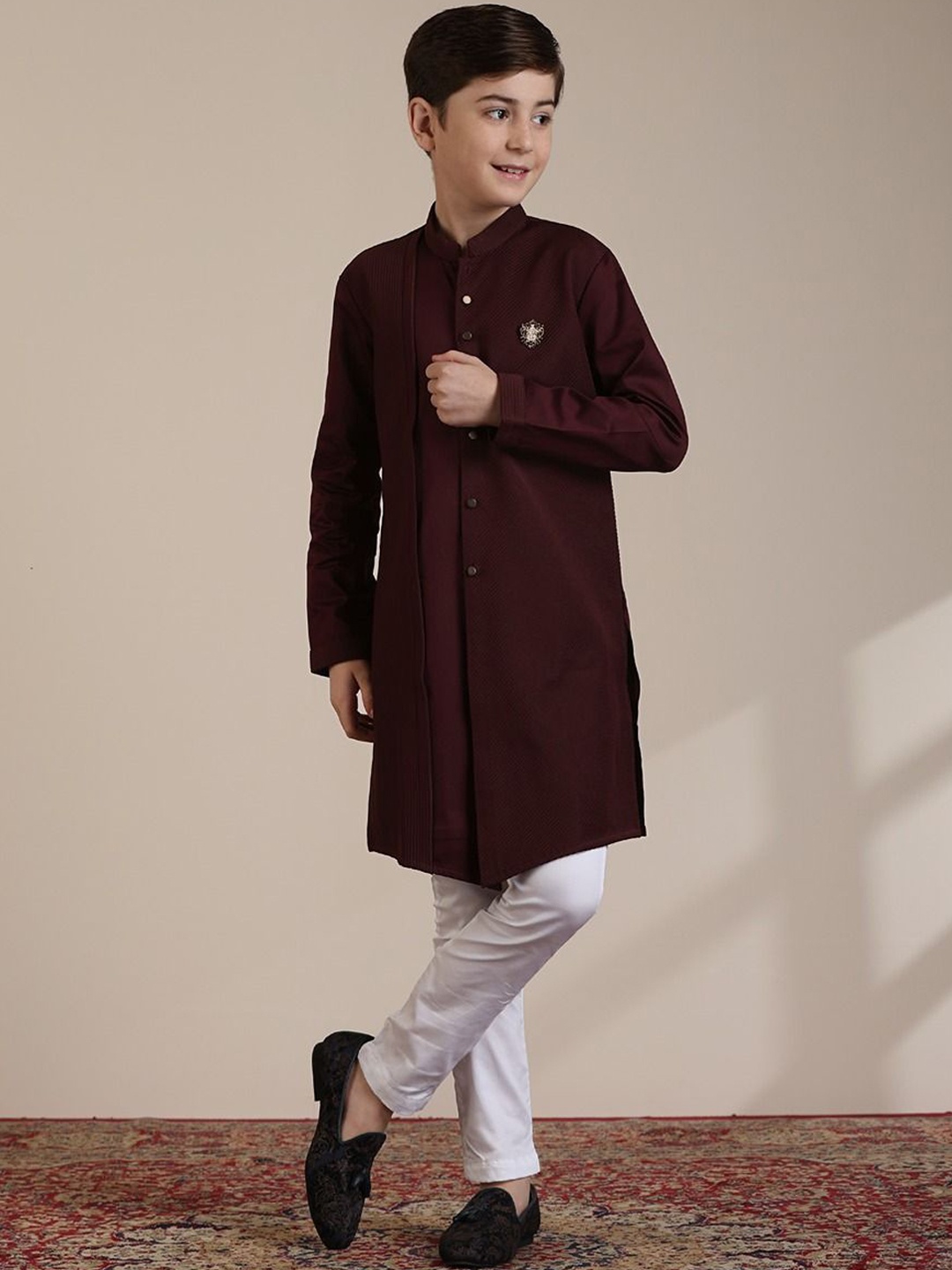 

Manyavar Boys Self Design Regular Straight Kurta With Trousers, Purple