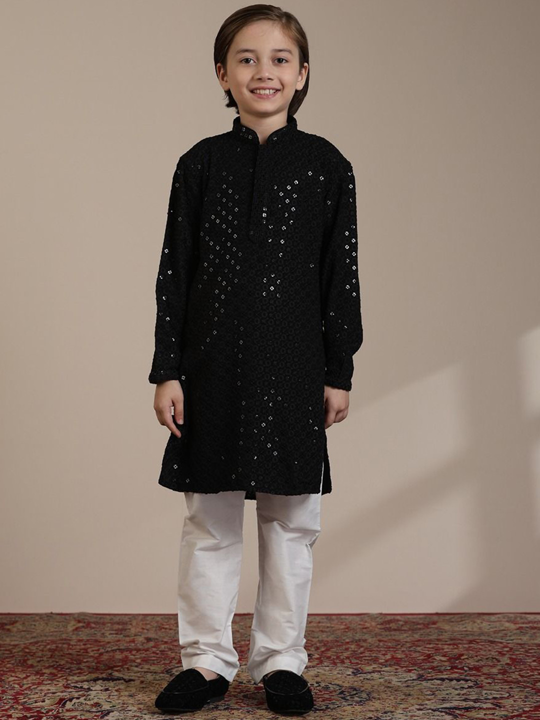 

Manyavar Boys Sequin Embroidered Regular Chikankari Straight Kurta With Pyjamas, Black