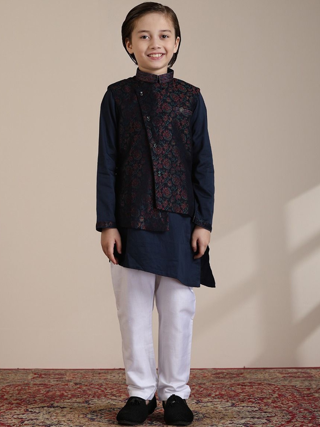 

Manyavar Boys Regular Kurta and Pyjamas with Jacket, Blue