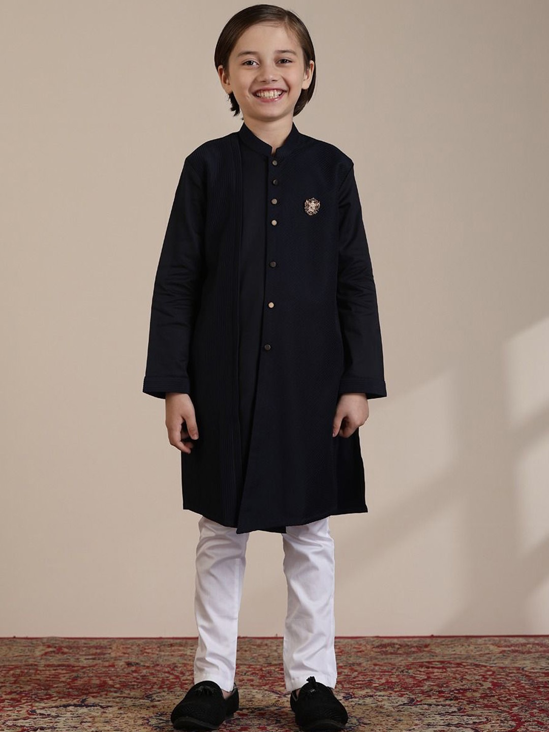 

Manyavar Boys Self Design Mandarin Collar Regular Straight Kurta With Trousers, Blue