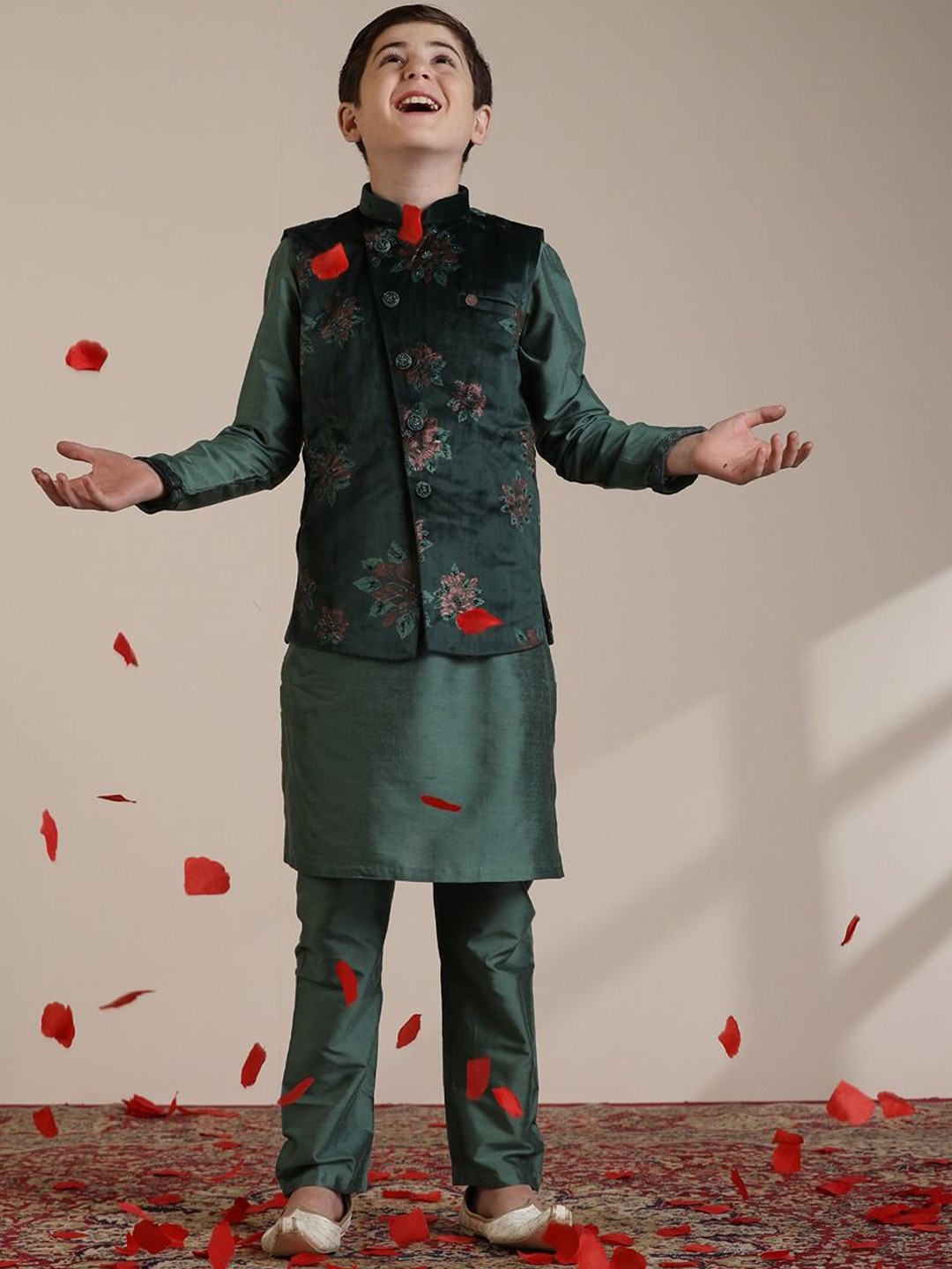 

Manyavar Boys Regular Velvet Kurta and Pyjamas with Jacket, Green