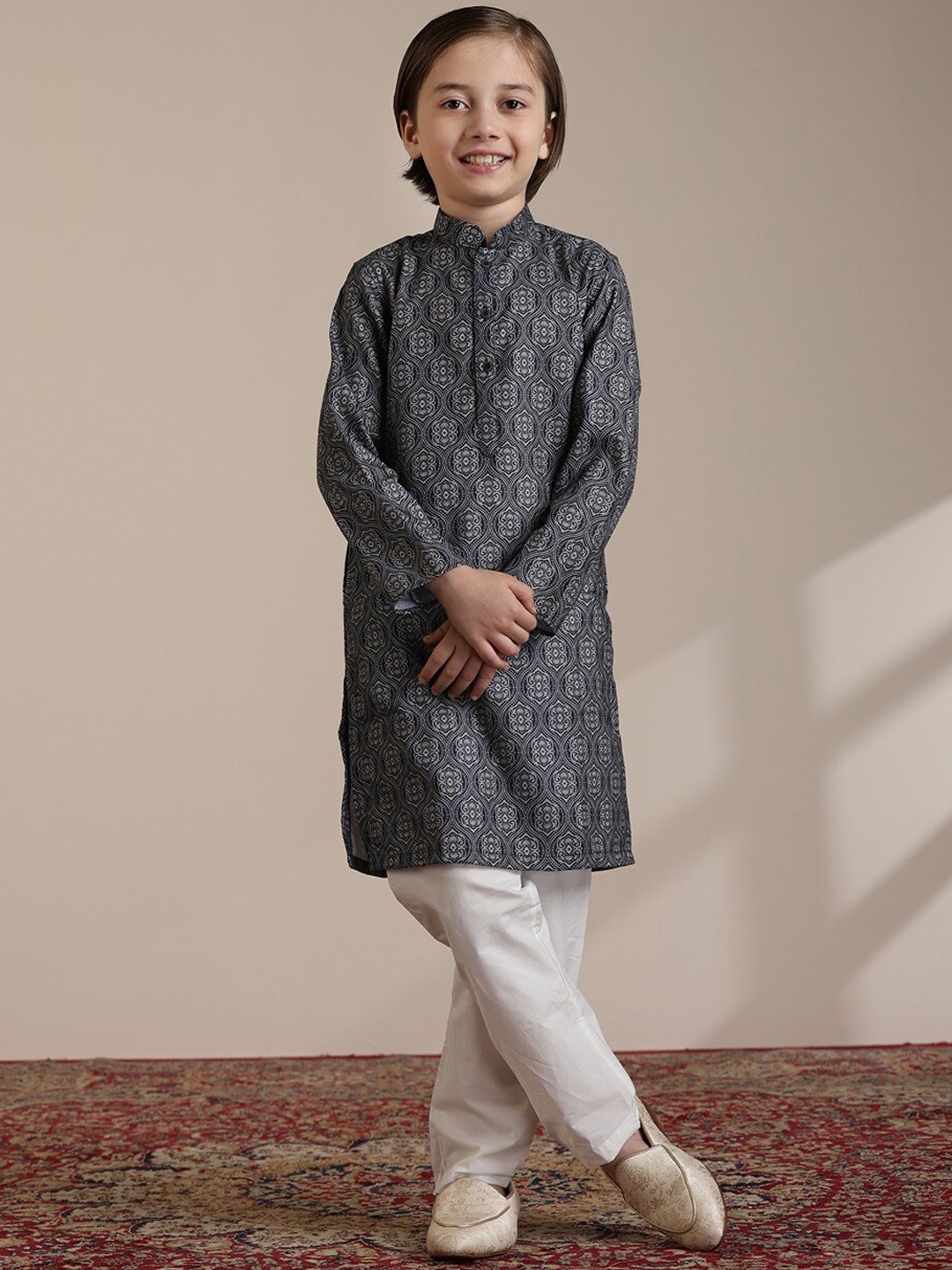 

Manyavar Boys Ethnic Motifs Printed Regular Kurta with Pyjamas, Blue