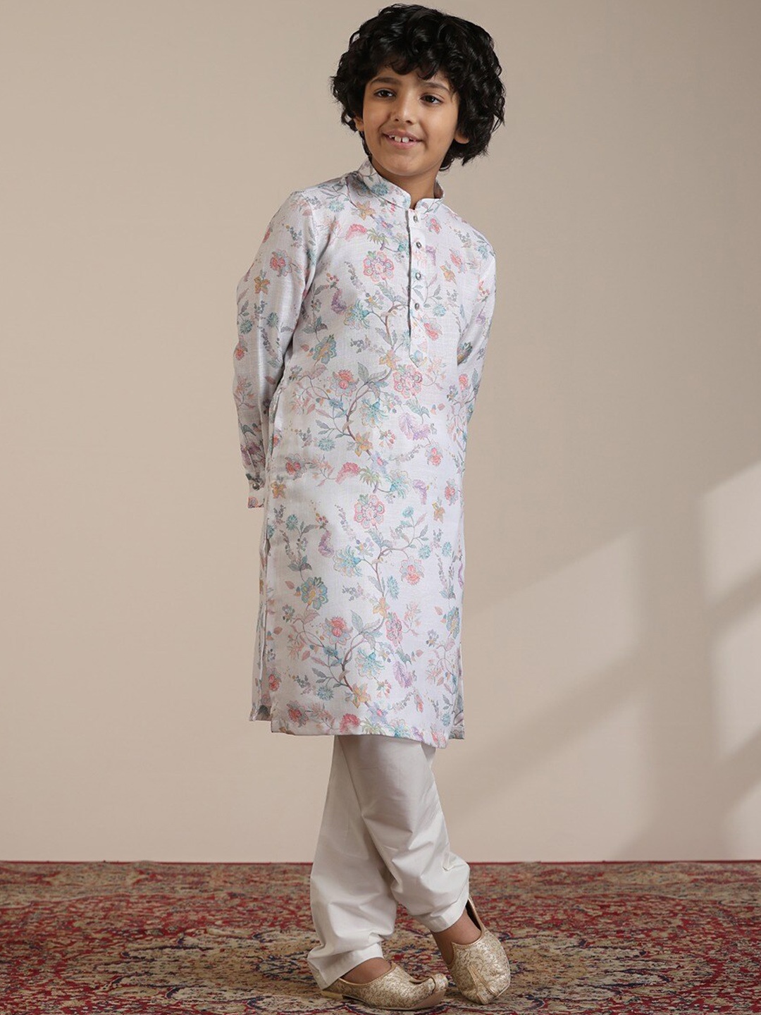 

Manyavar Boys Floral Printed Regular Straight Kurta With Pyjamas, Off white