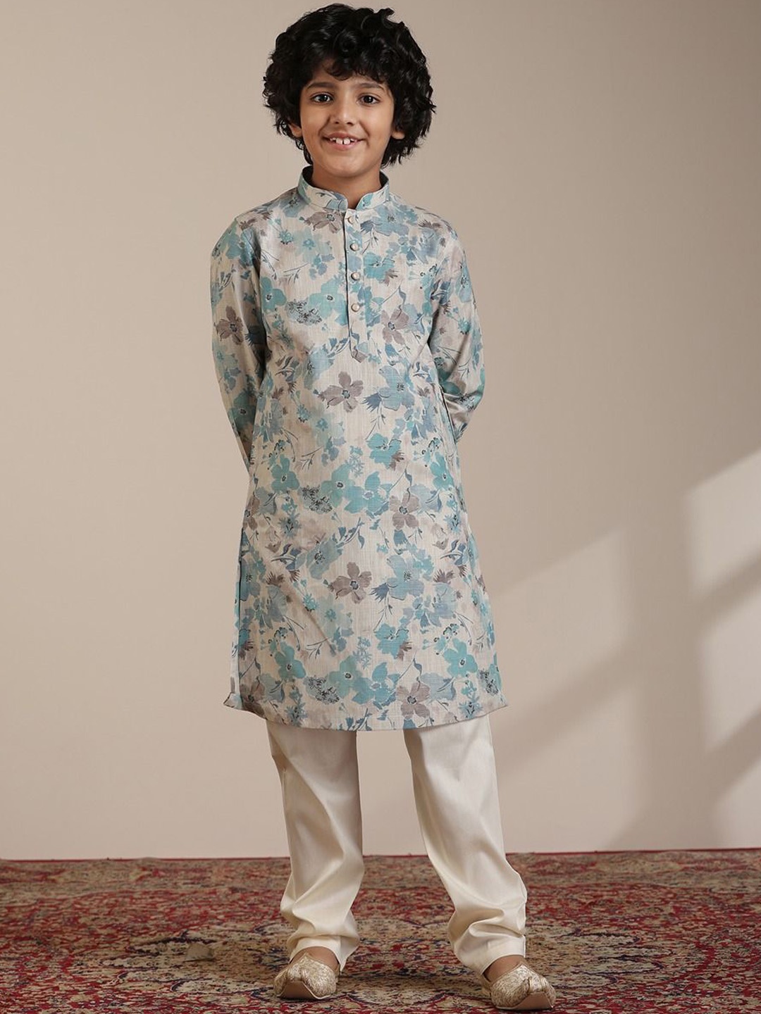 

Manyavar Boys Floral Printed Regular Linen Kurta with Pyjamas, Sea green